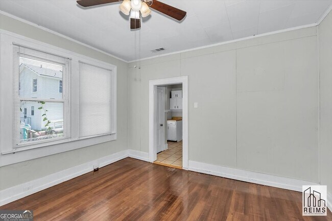 Foto del edificio - 1926 Howard Ave