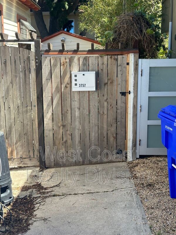 Foto del edificio - 3755 Texas St