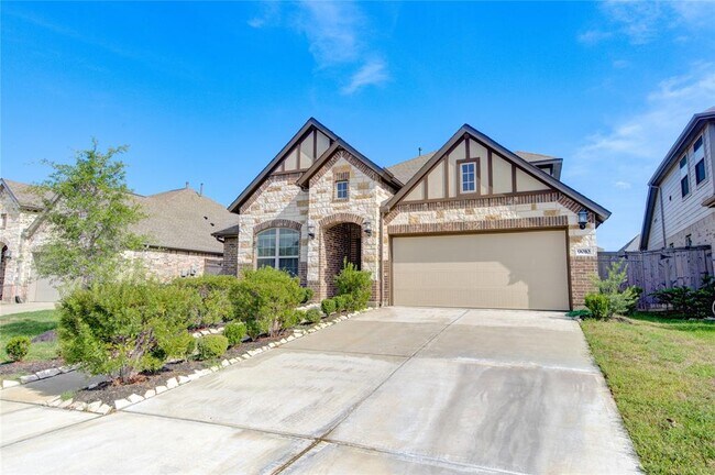 Building Photo - 9010 Emerald Cane Dr