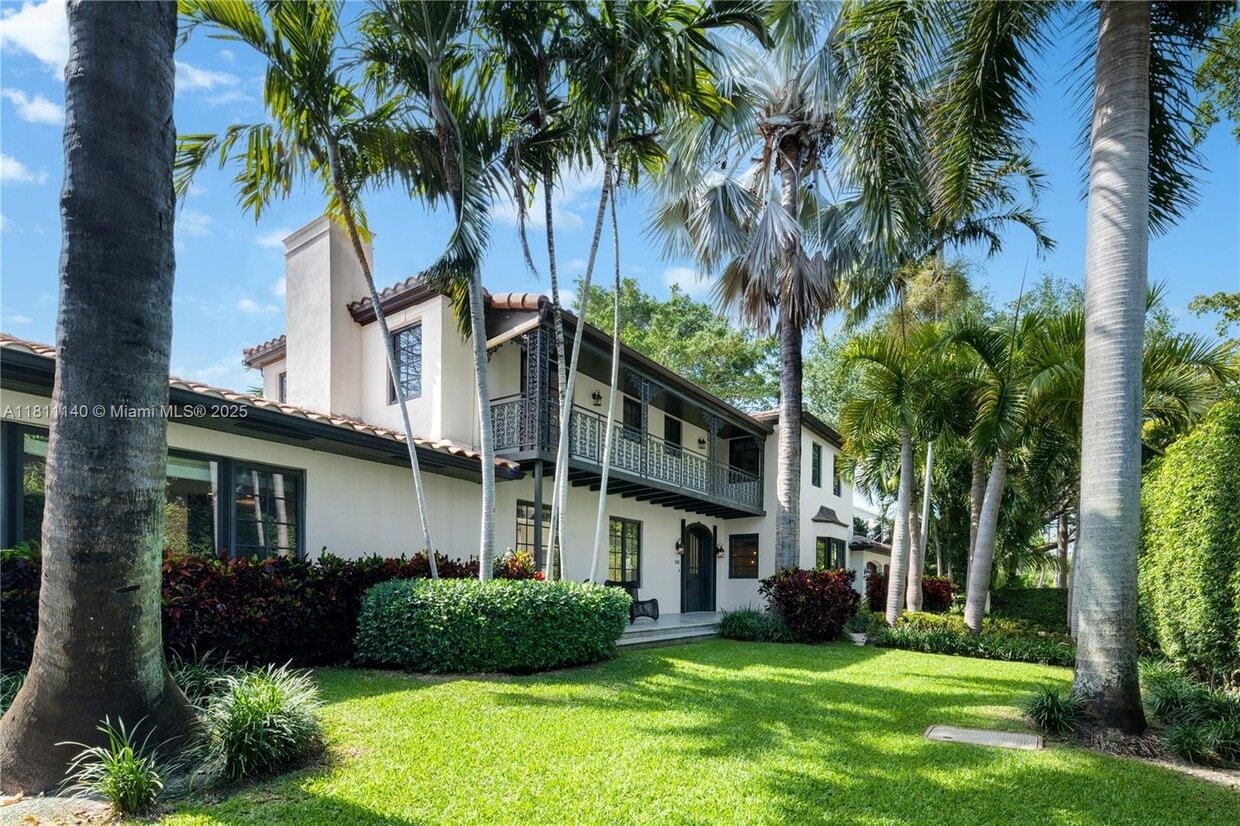 Primary Photo - 100 E Dilido Dr