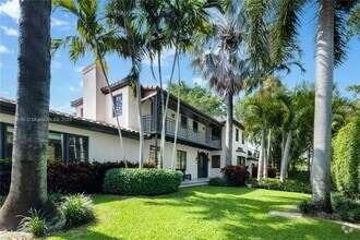 Building Photo - 100 E Dilido Dr