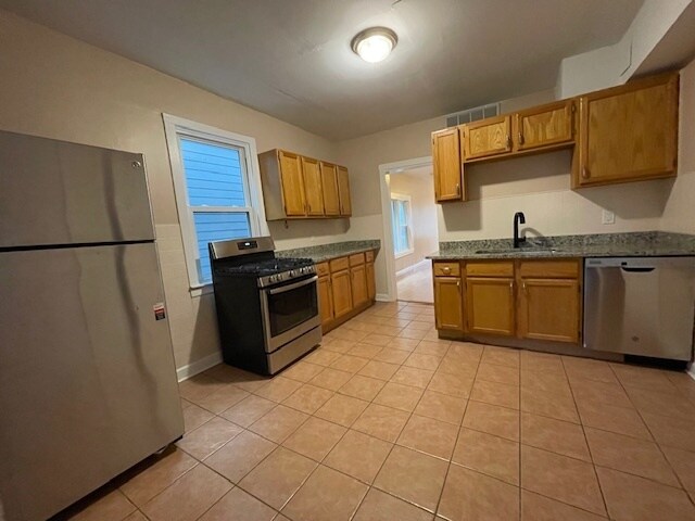 Foto del edificio - 3421 N Bell Ave
