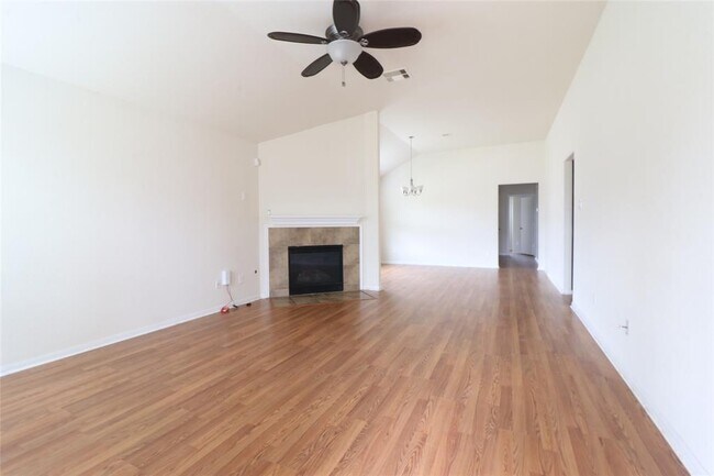 Foto del edificio - 21622 Yeaney Dr