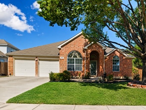 Building Photo - 836 Mulrany Dr