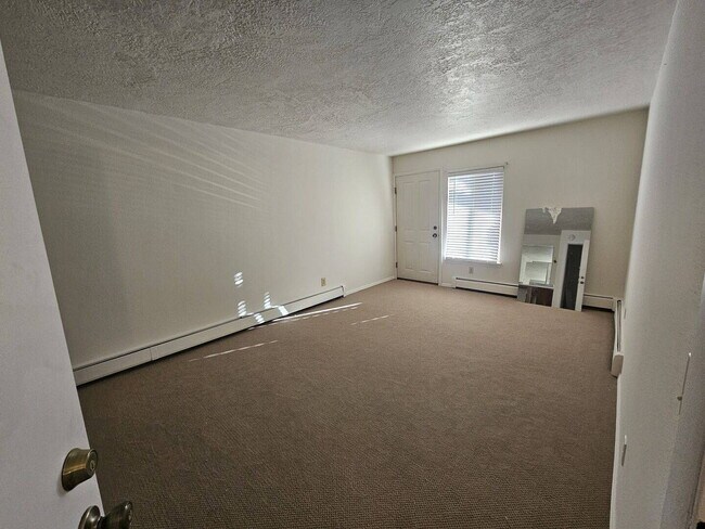 Foto del edificio - Experience Lakeside Living: Spacious 2-Bed, 2-Bath Condo with Lake Views and in Frisco!