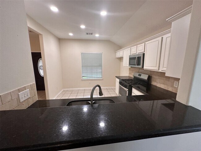Foto del edificio - 5404 Balmorhea Dr