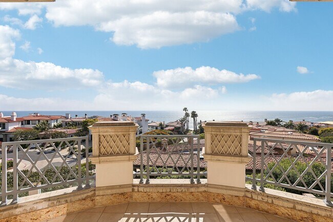 Building Photo - OCEAN VIEW CUSTOM BUILT LUXURY ESTATE