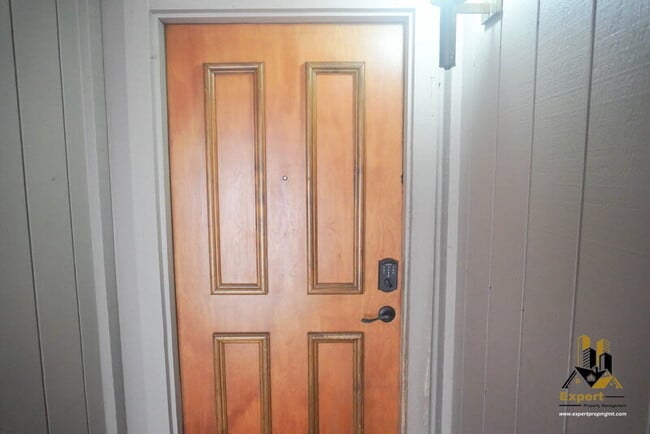 Building Photo - 5333 Primrose Dr