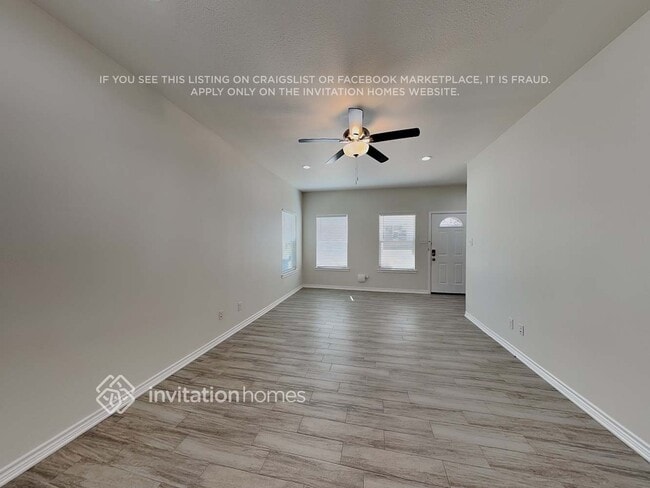 Building Photo - 318 Shady Bluff Dr