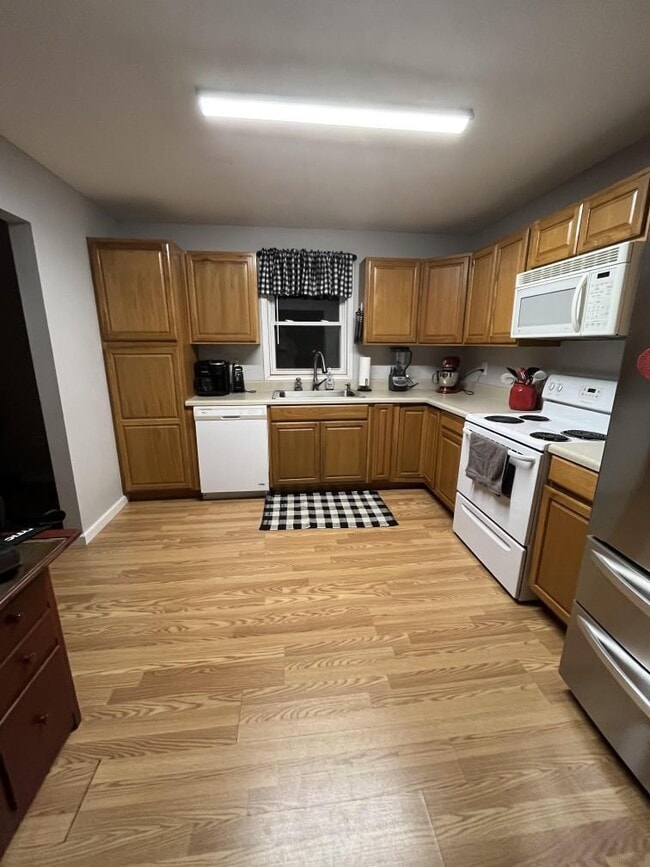 Building Photo - 465 Haynie Rd