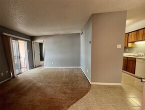 Building Photo - 10203 Forum Park Dr