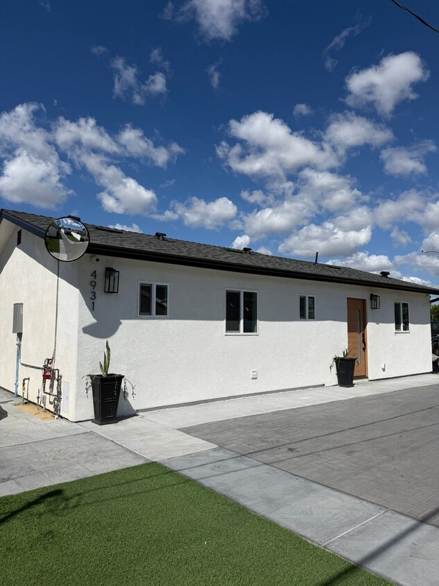 Photo - 4931 E San Rafael St (Compton, CA)