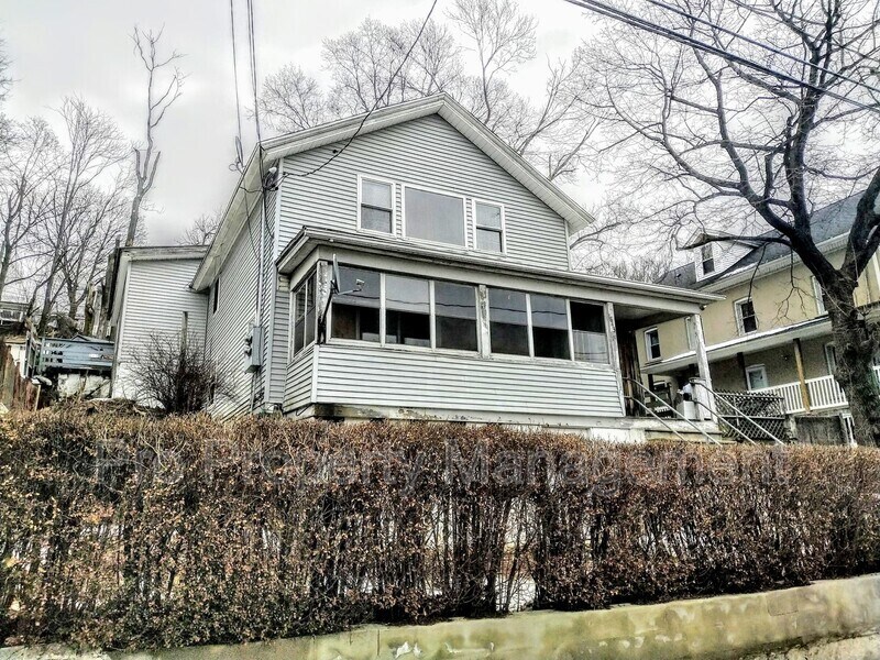 1643 S Main St Unit 1, Waterbury, CT 06706 Condo for Rent in