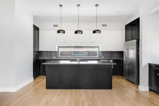 Foto del edificio - 3708 W Beverly Dr