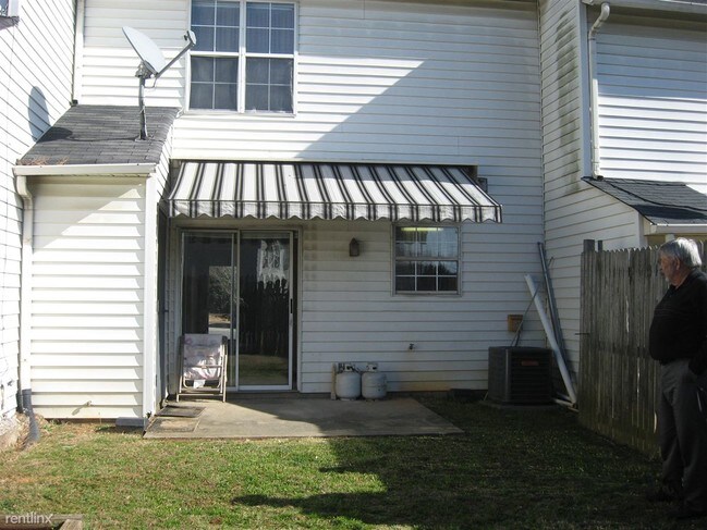 Foto del edificio - 2922 Lexington Trace Dr SE