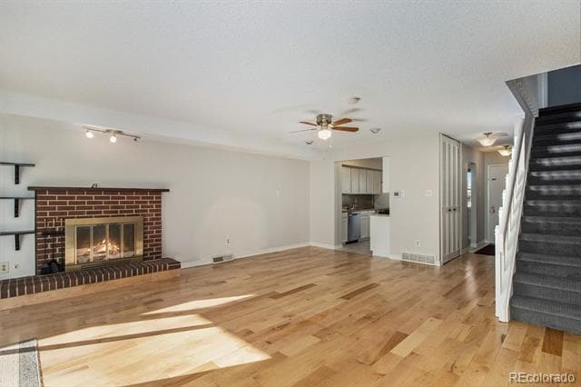 Foto del edificio - 6380 E Wesley Ave
