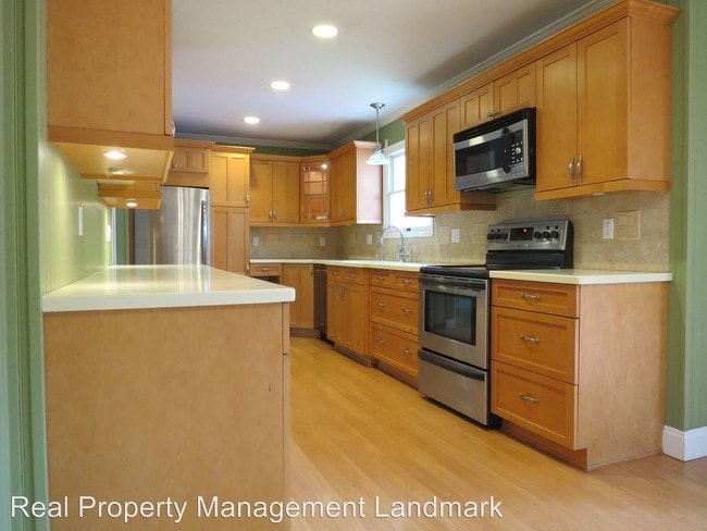 Building Photo - 3 br, 2 bath House - 28 Winston Drive