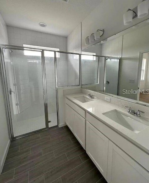 Foto del edificio - 4350 Davos Dr