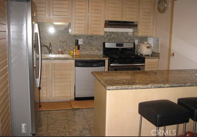 Building Photo - 15630 Viewridge Ln