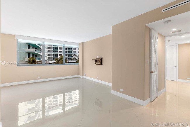 Building Photo - CRYSTAL HOUSE CONDO
