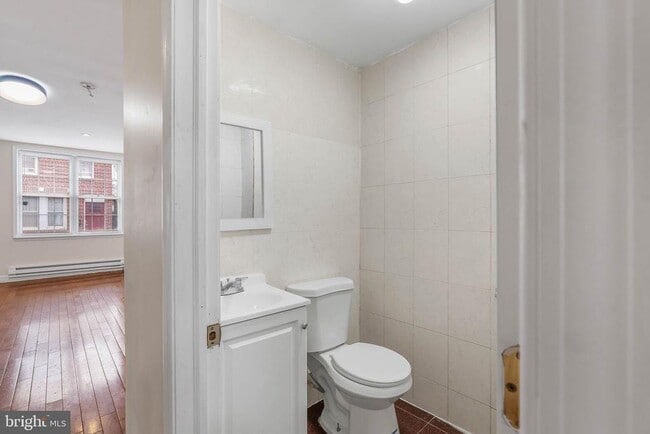 Building Photo - 402 Hoffman St