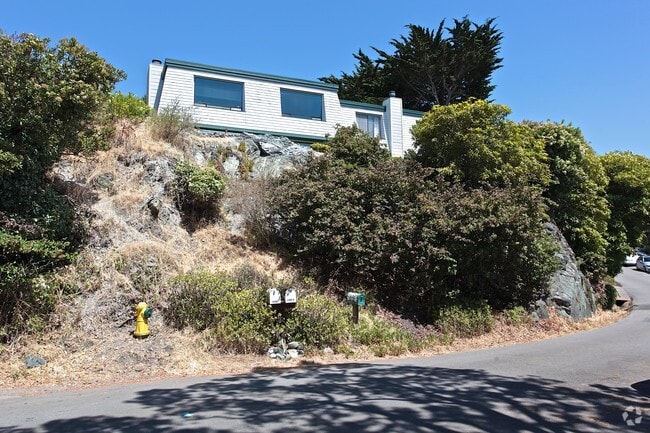 Building Photo - 2275 Mar East St