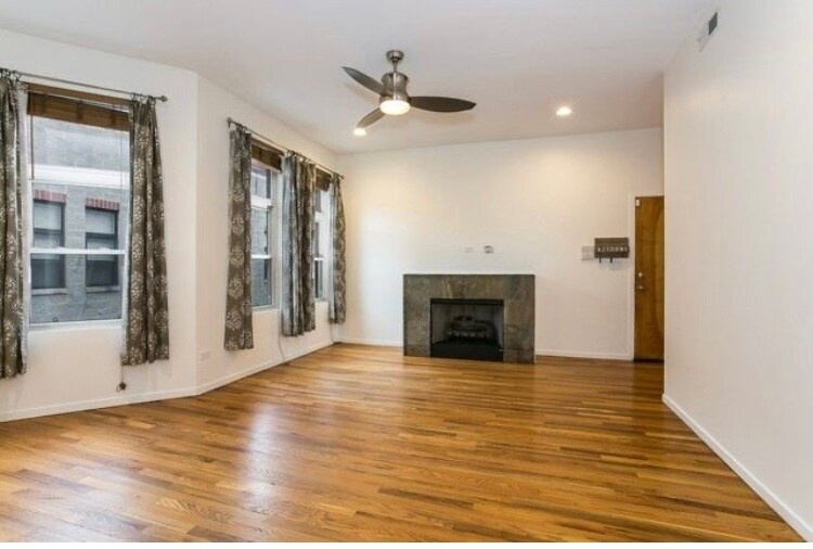 Primary Photo - 2312 W Bloomingdale Ave