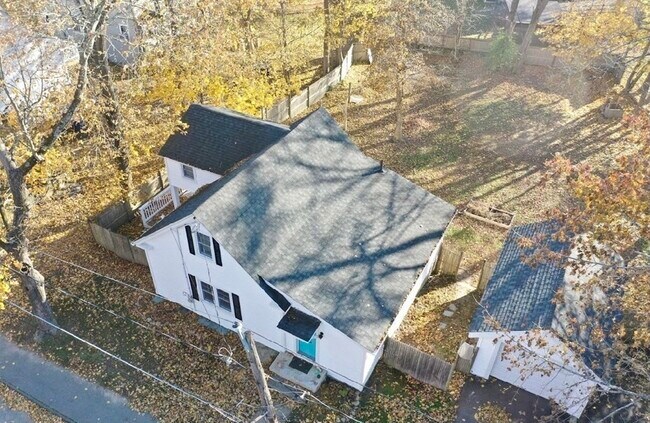 Building Photo - 11 Tolman St
