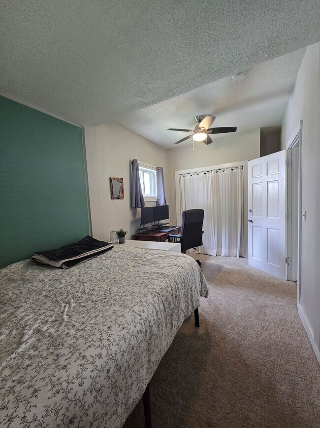 Foto del edificio - South Minneapolis home with living on the ...