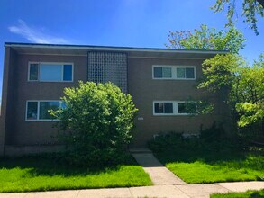 Building Photo - 8723 Trumbull Ave