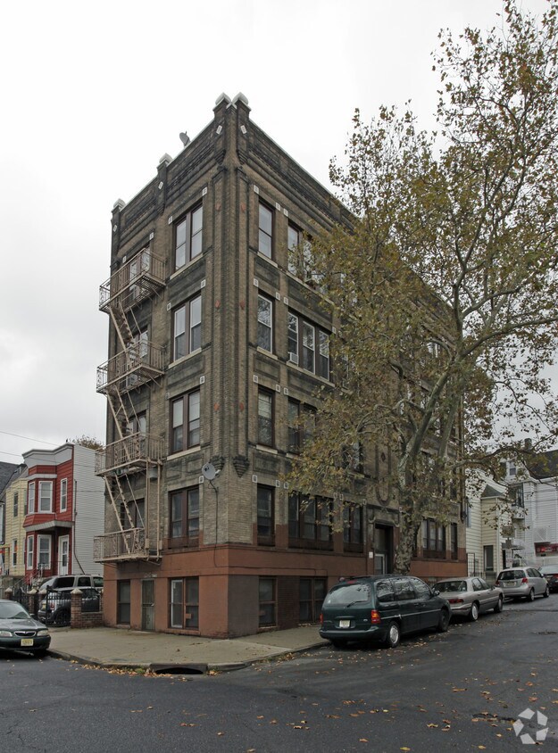 48 Garrison Ave, Jersey City, NJ 07306 48 Garrison Ave Jersey City