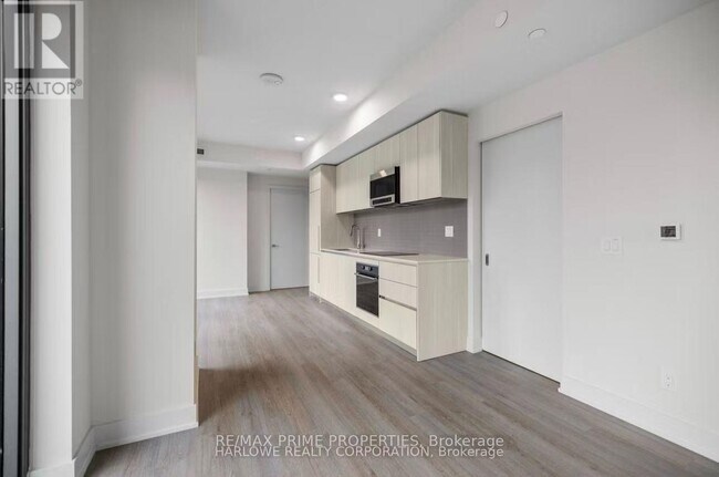 Building Photo - 8 Cumberland St