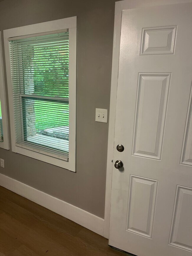 Foto del edificio - 2 BR/1BA | Newly Renovated Unit| In Scottsdale, Georgia