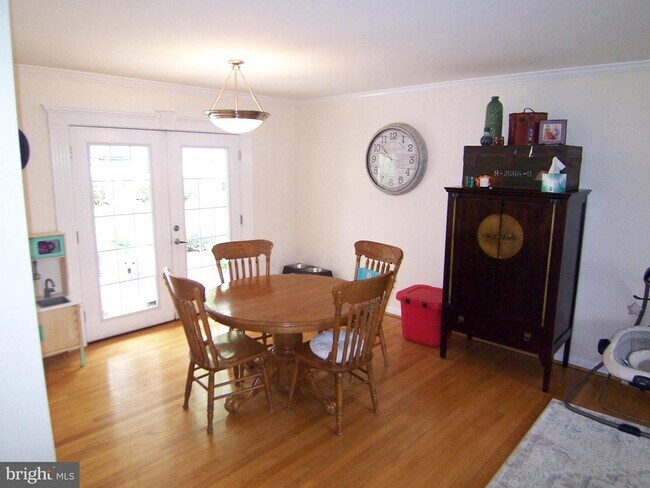 Foto del edificio - 137 N Lynbrook Rd