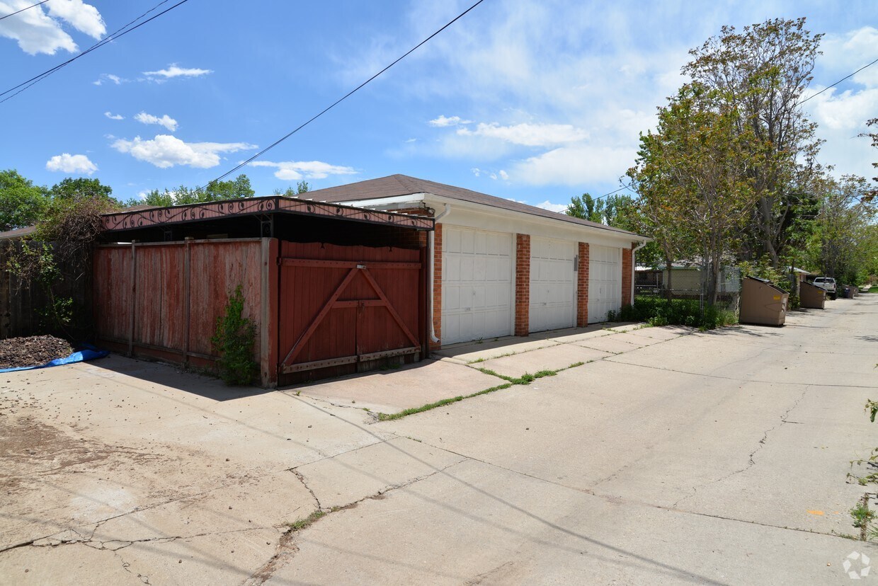 Building Photo - 3255-3295 Birch St