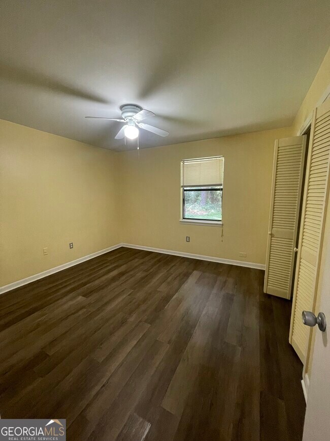 Foto del edificio - 122 Windy Hill Pl