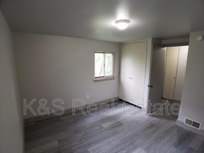 Foto del edificio - 721 Memory Ln