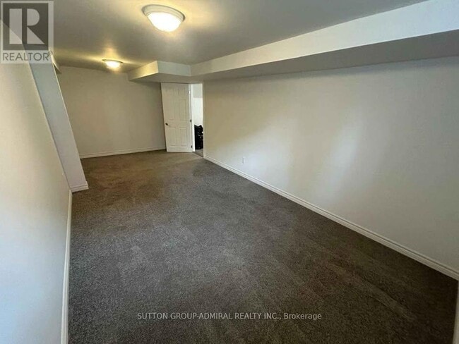 Building Photo - 113 Hurst Dr
