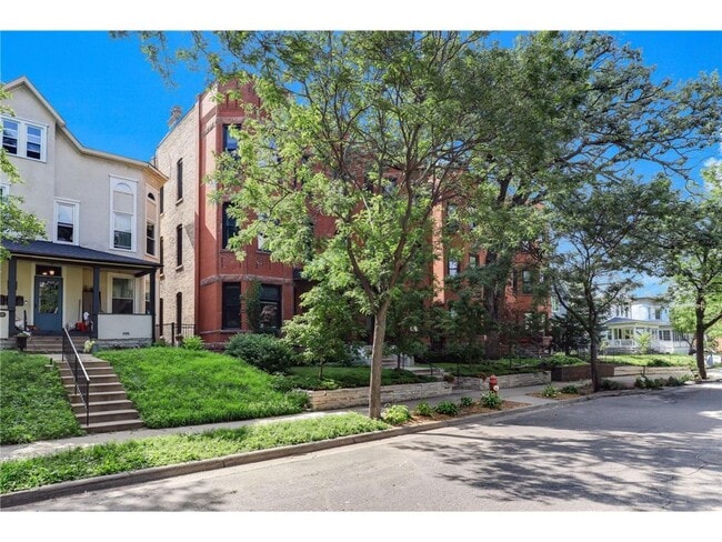Foto del edificio - 1520 Elliot Ave S