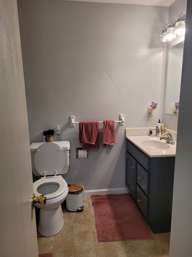 6 Coe Dr, Durham, NH 03824 House Rental in Durham, NH