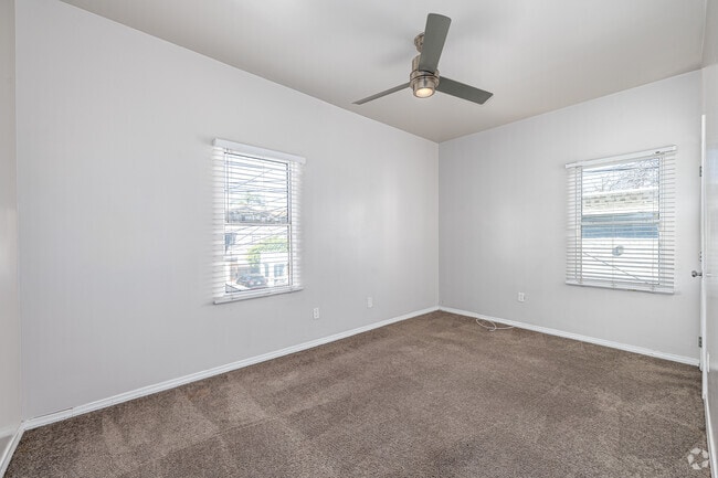 1 habitación, 1 baño - 700 pies cuadrados - Habitación - 411-417 Walnut Ave