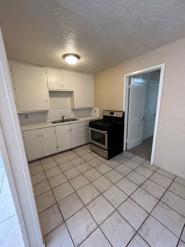 Foto del edificio - 1809 NW Lawton Ave