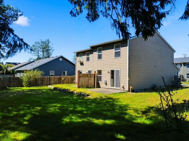 Building Photo - 580 7th Ct