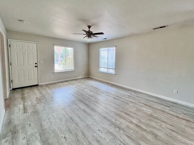 Foto del edificio - $2,195 Alluvial & Ingram, 4 Bedroom House ...