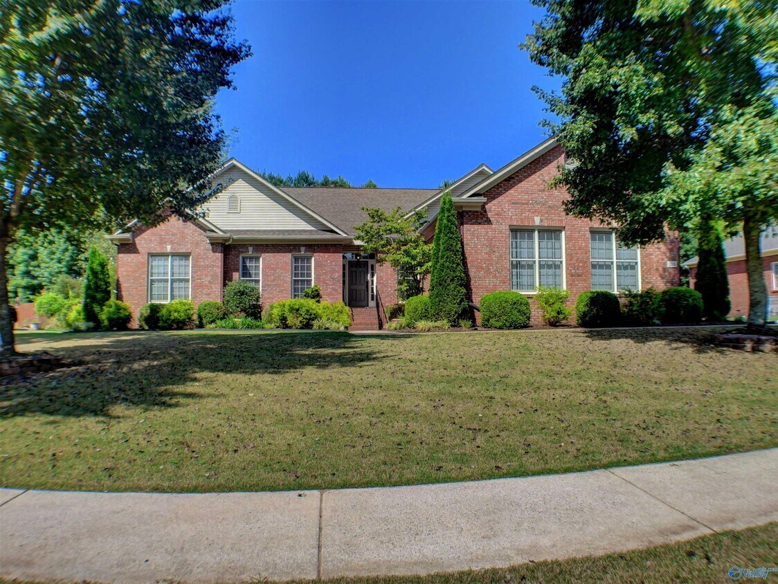Primary Photo - 110 Alexandria Dr