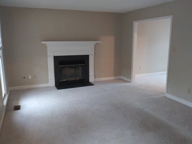Building Photo - 4428 Easthampton Dr