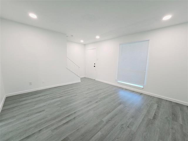 Foto del edificio - 620 Royal Crest Dr