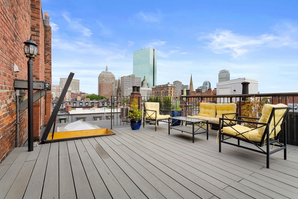 Foto principal - 127 Beacon St