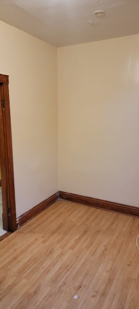 Foto del edificio - 8544 S Exchange Ave
