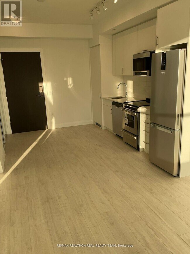 Photo du bâtiment - 412 Silver Maple Rd